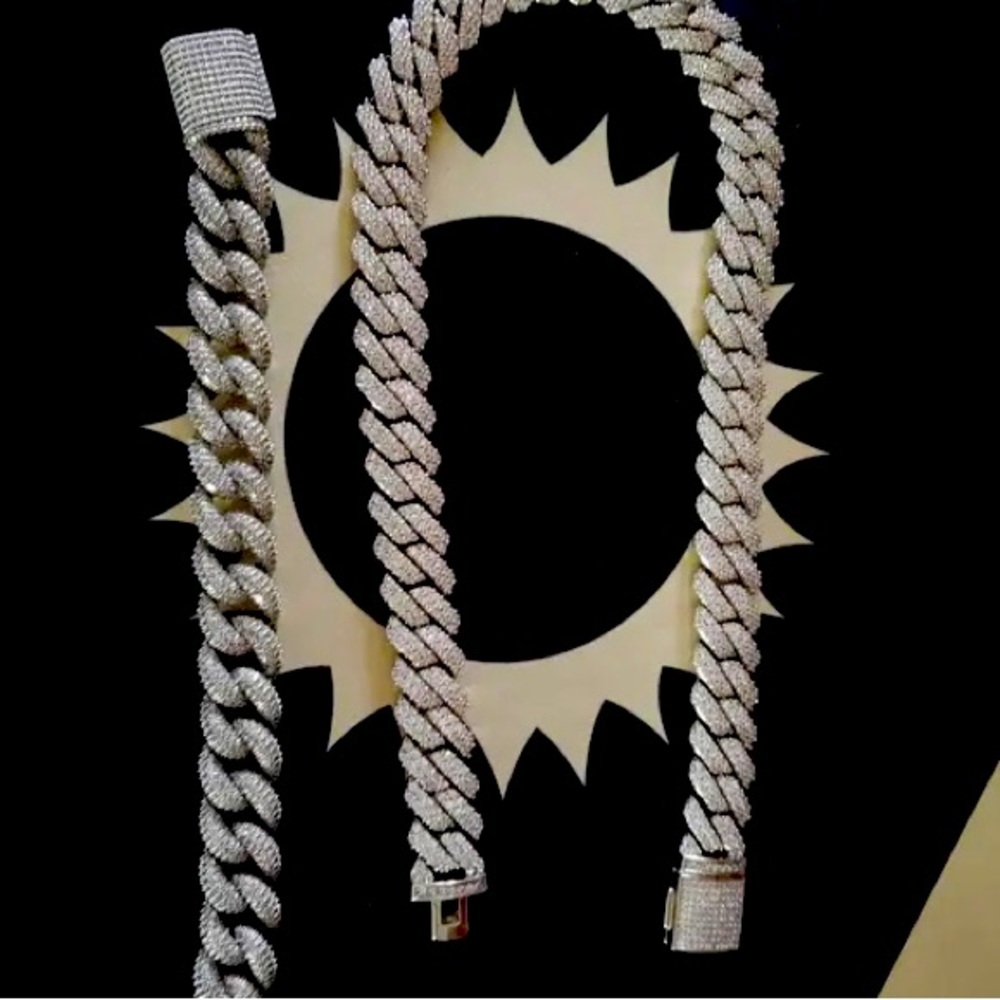19MM Solid White Gold Dimomd Cuban Chain (With) 
15MM 5-ROW Diamond BRAC…